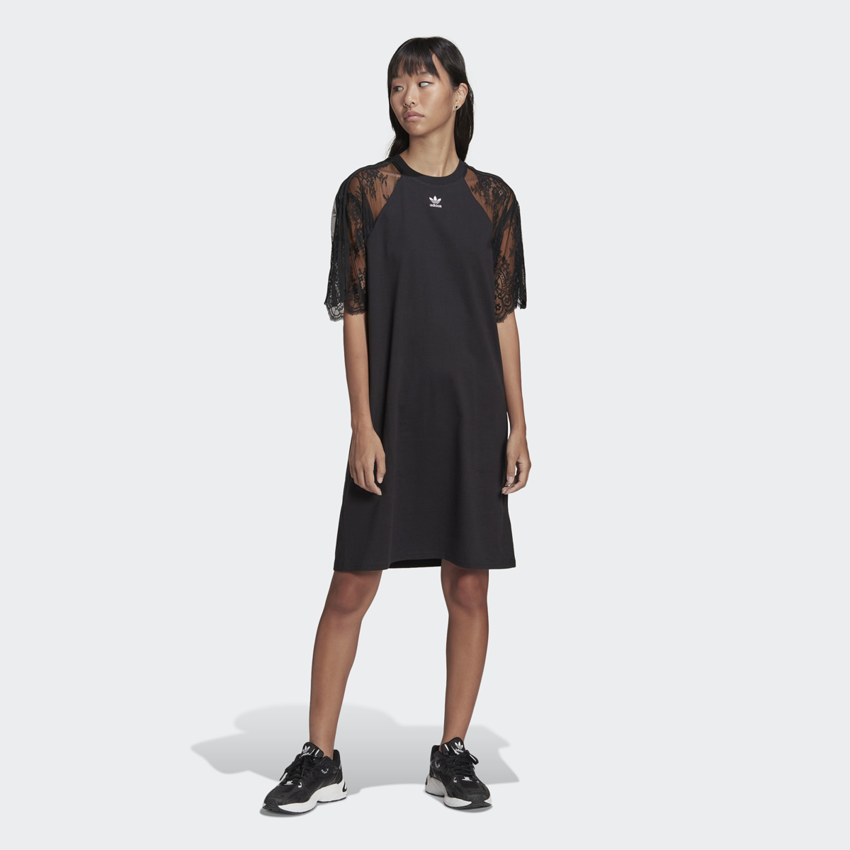 Buy Adicolor Classics Lace T-Shirt Dress - Black Online in Saudi Arabia |  Boutiqaat