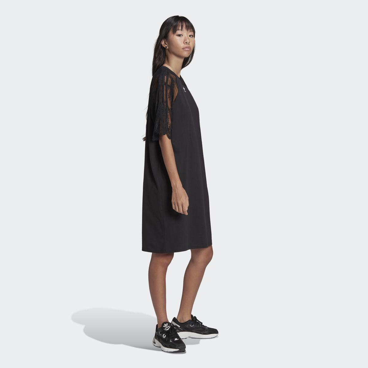 Buy Adicolor Classics Lace T-Shirt Dress - Black Online in United Arab  Emirates | Boutiqaat