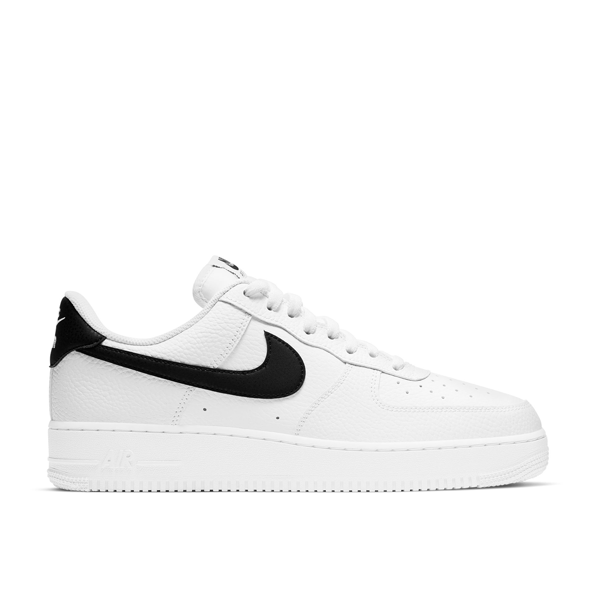 Buy Air Force 1 '07 Sneakers - White Online in Kuwait | Boutiqaat