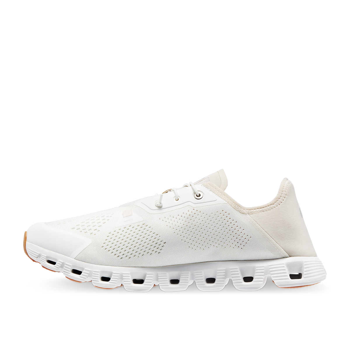 Buy Cloud 5 Coast Sport Shoes   Off white Online in United Arab